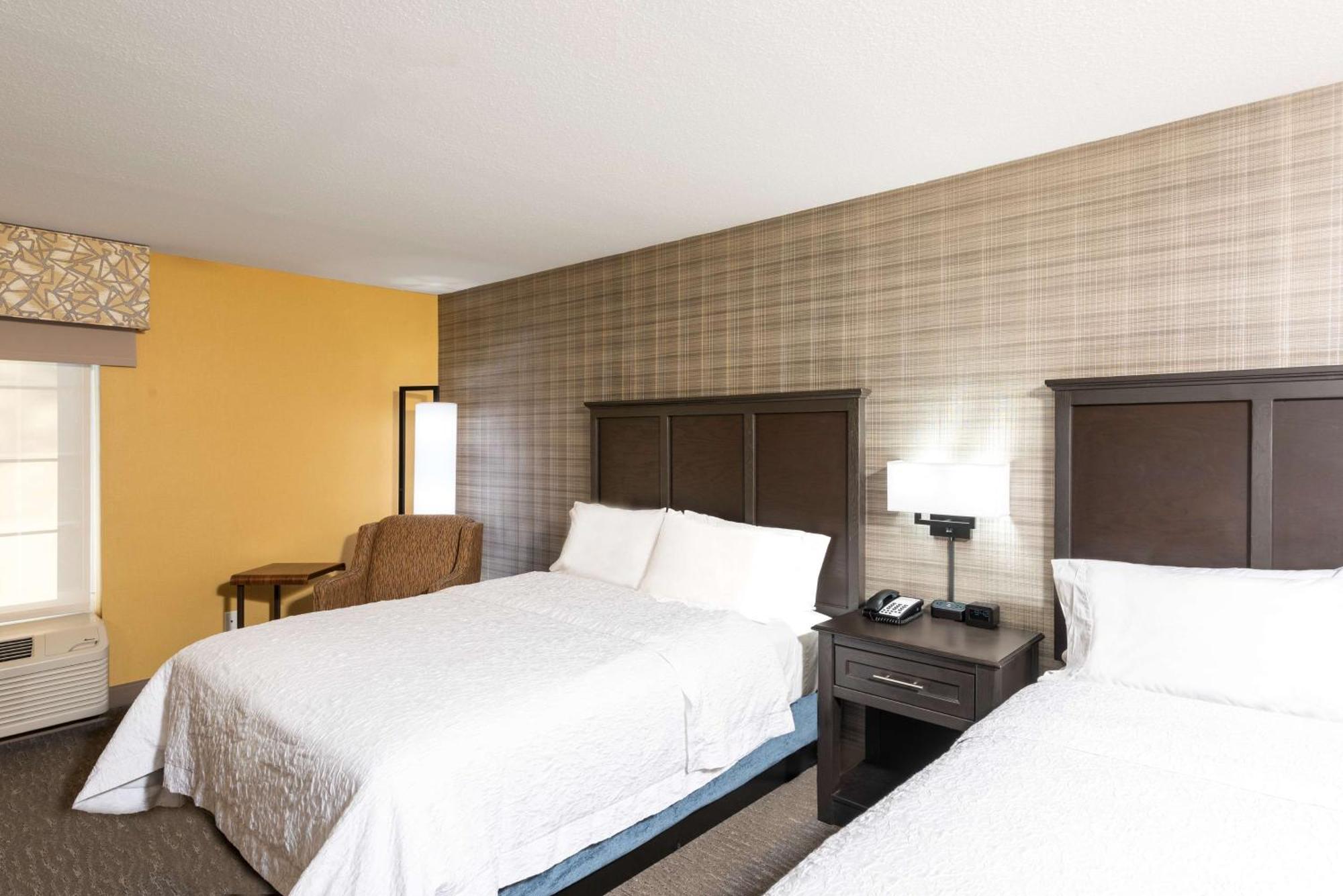 Hampton Inn Holland Exteriér fotografie